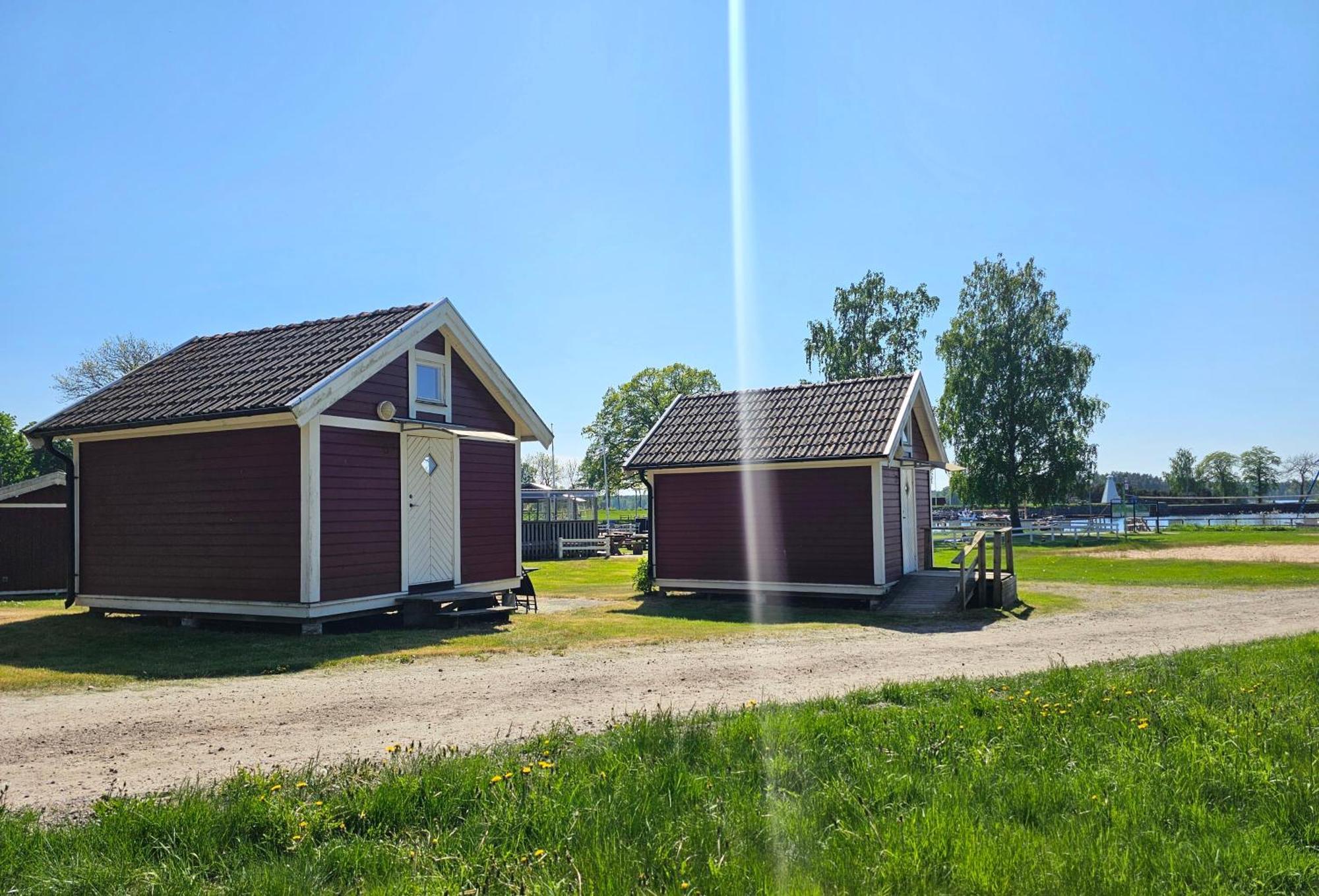 Kanalkrogen Stugor Sjötorp Esterno foto